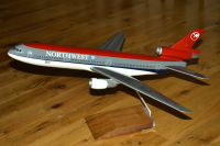 Photo: Northwest Airlines, Douglas DC-10